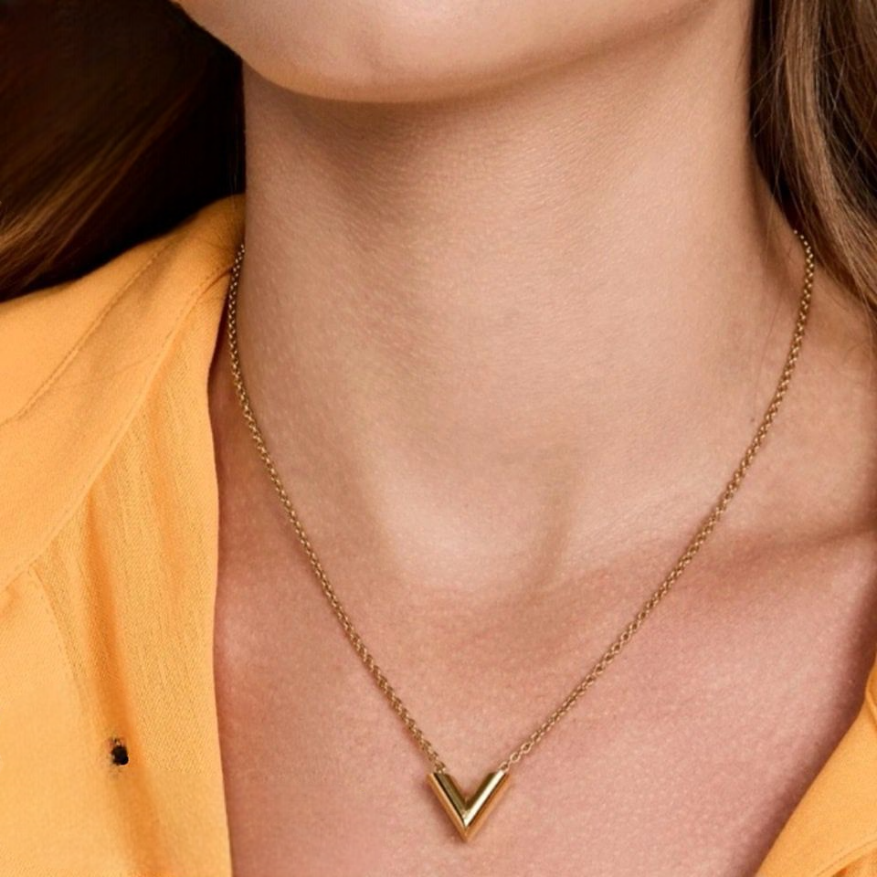 Gold Plated Neckless With V Shape Pendent