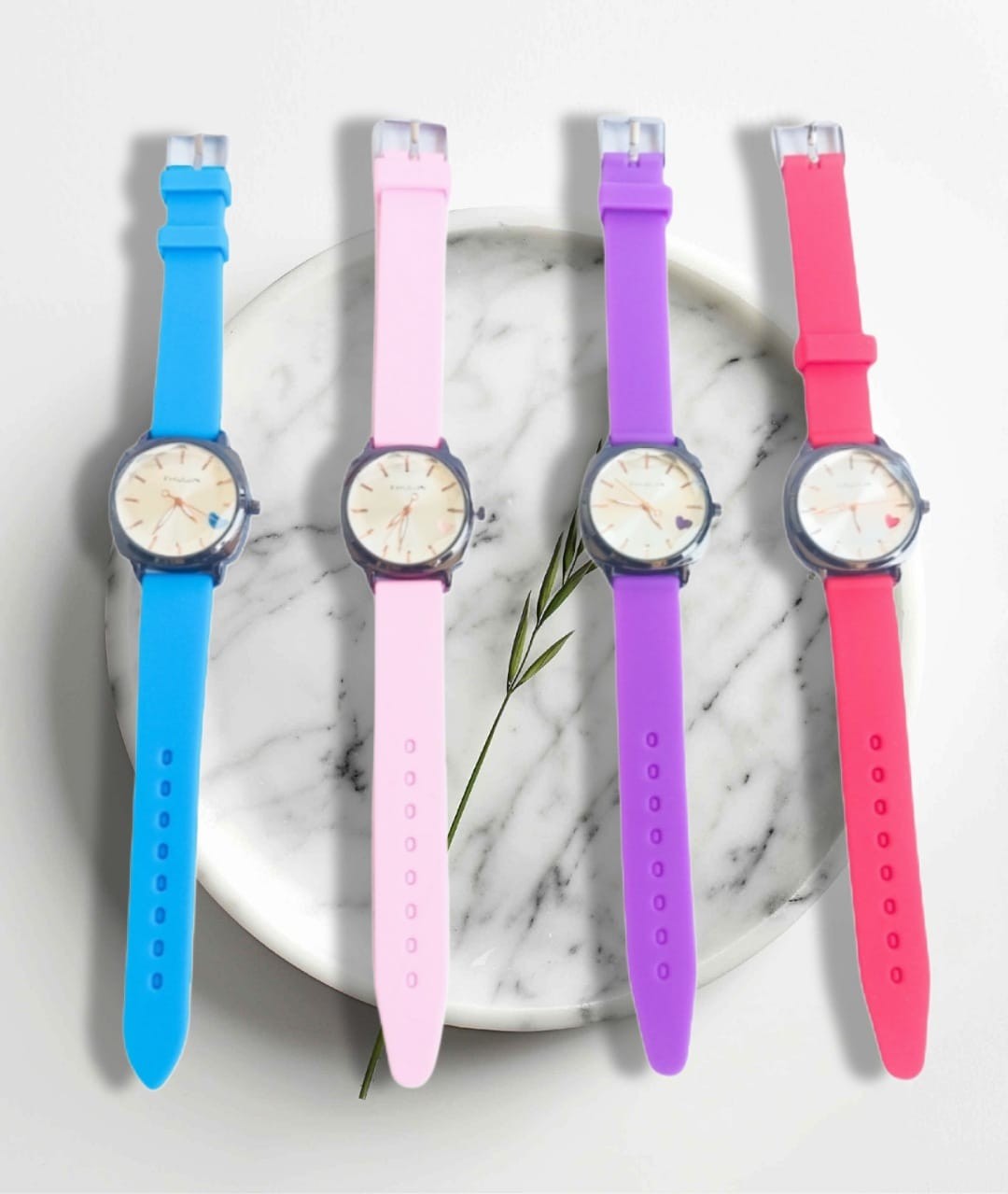 FHULUN Brand Women Watches New Fashion Ladies Wrist Watch Rubber Strap Simple Casual Watches for Women.