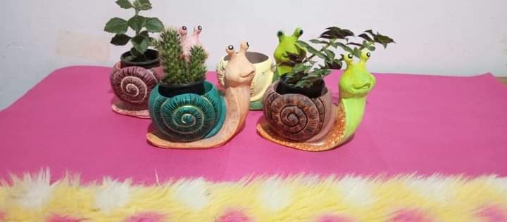 plaster of paris Snail pot