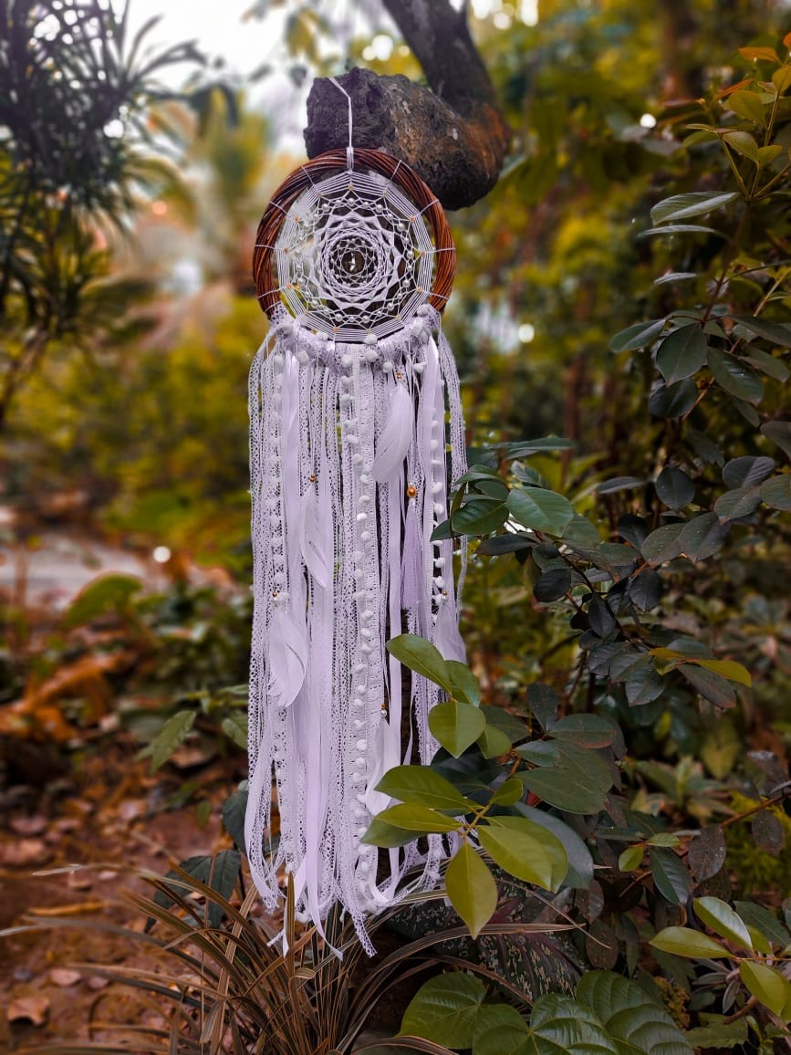 feather with crochet White Colure dreamcatcher