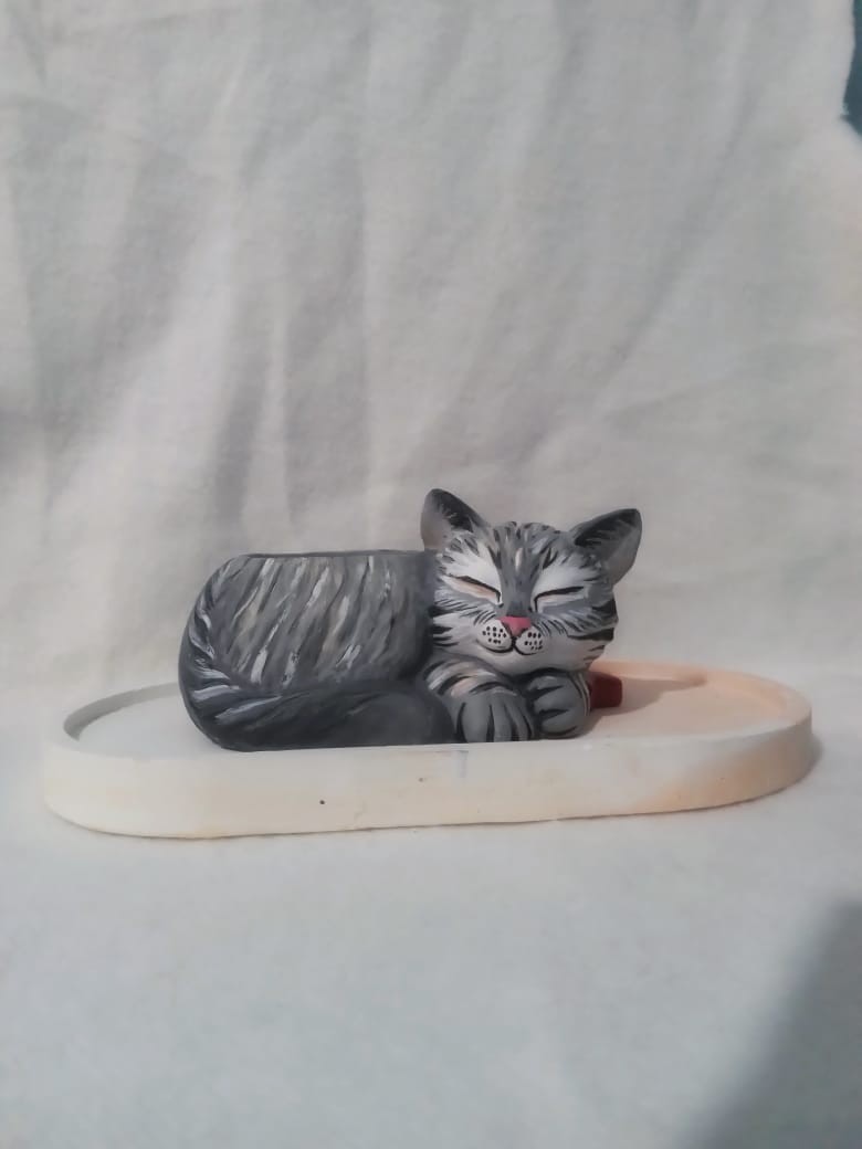 plaster of paris Kitty Pot