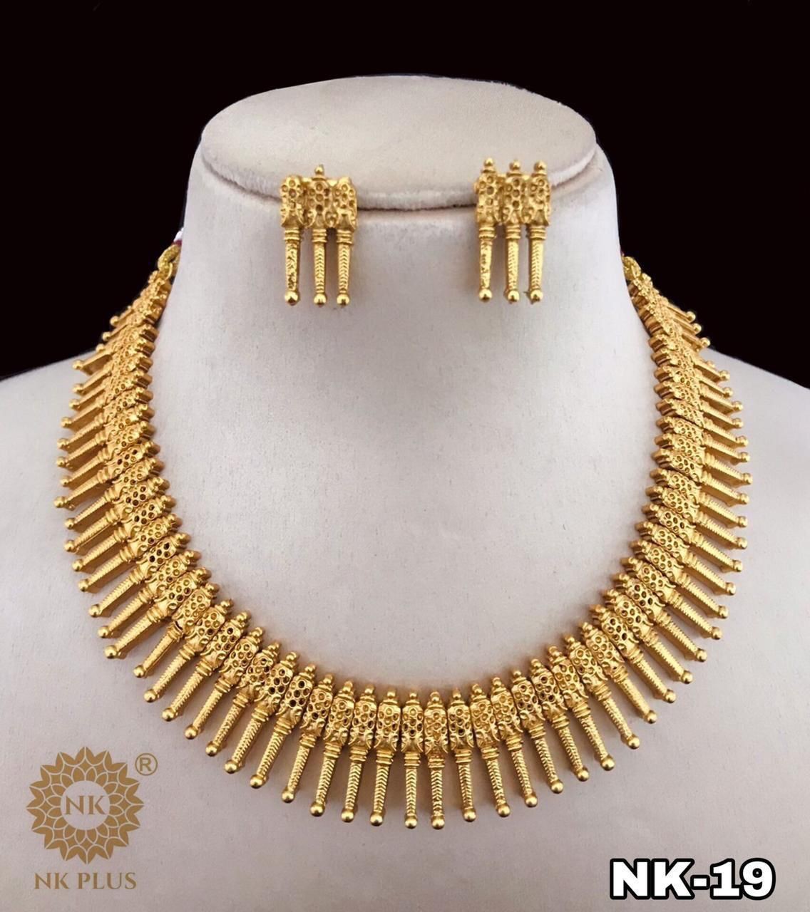 Neckless With Earrings Jewellery Set