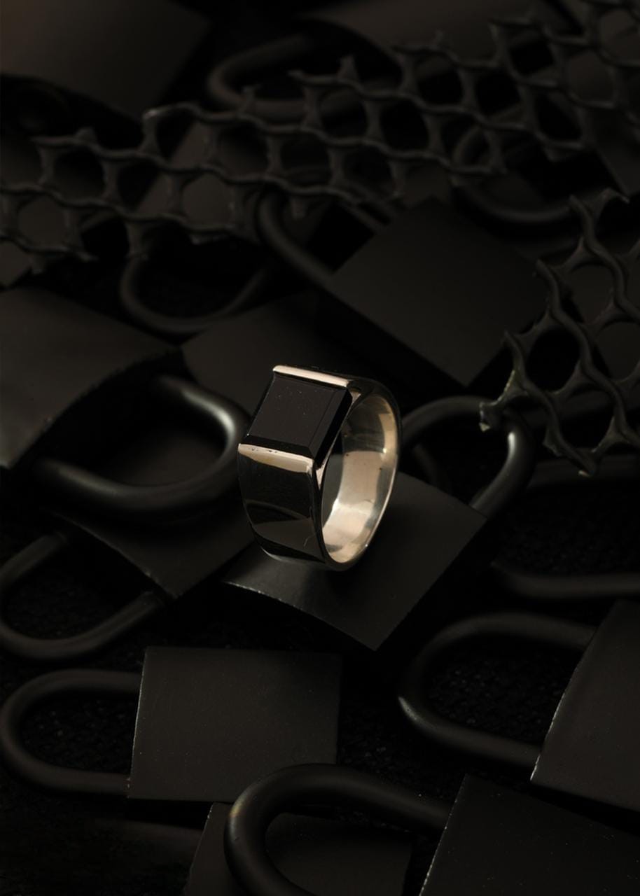 Square Cut Onyx Studded Gents Ring