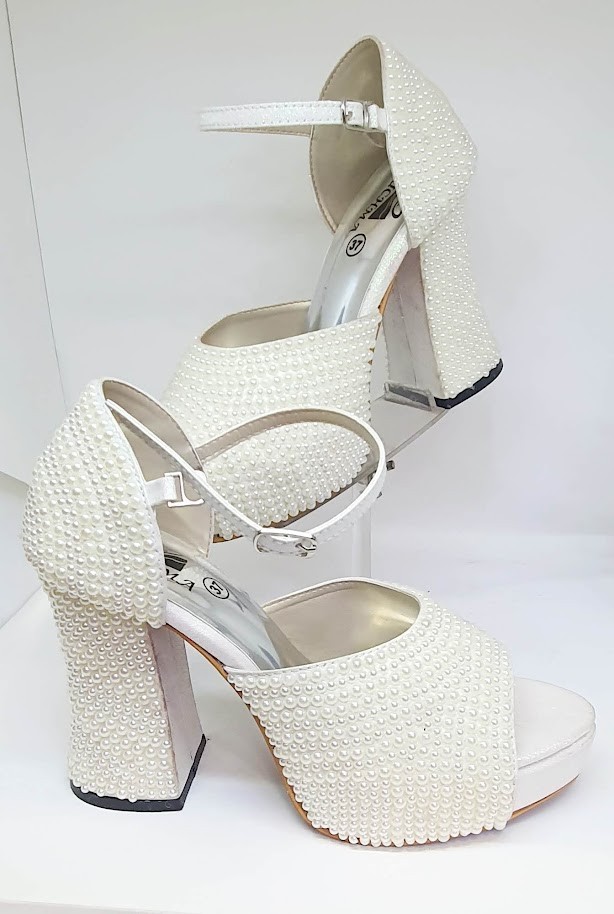 White Colure Purl With Heels